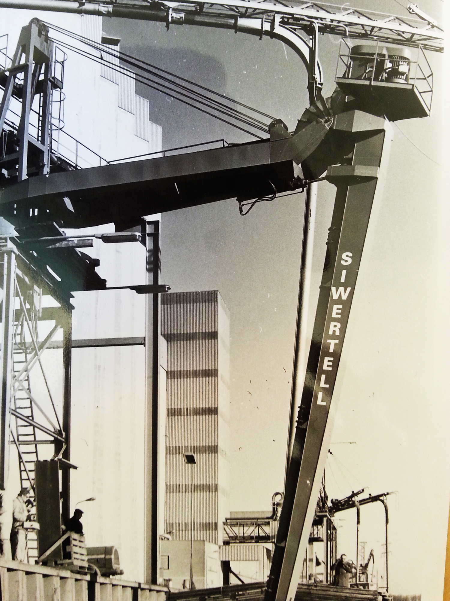 First Siwertell ship unloader