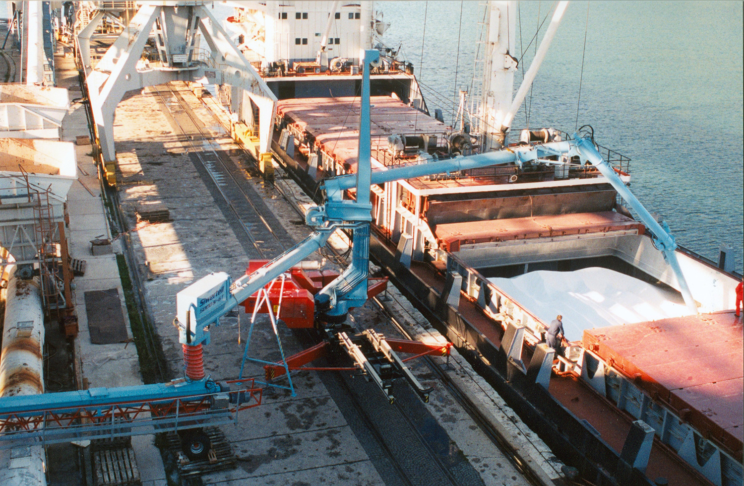 Siwertell road mobile unloader