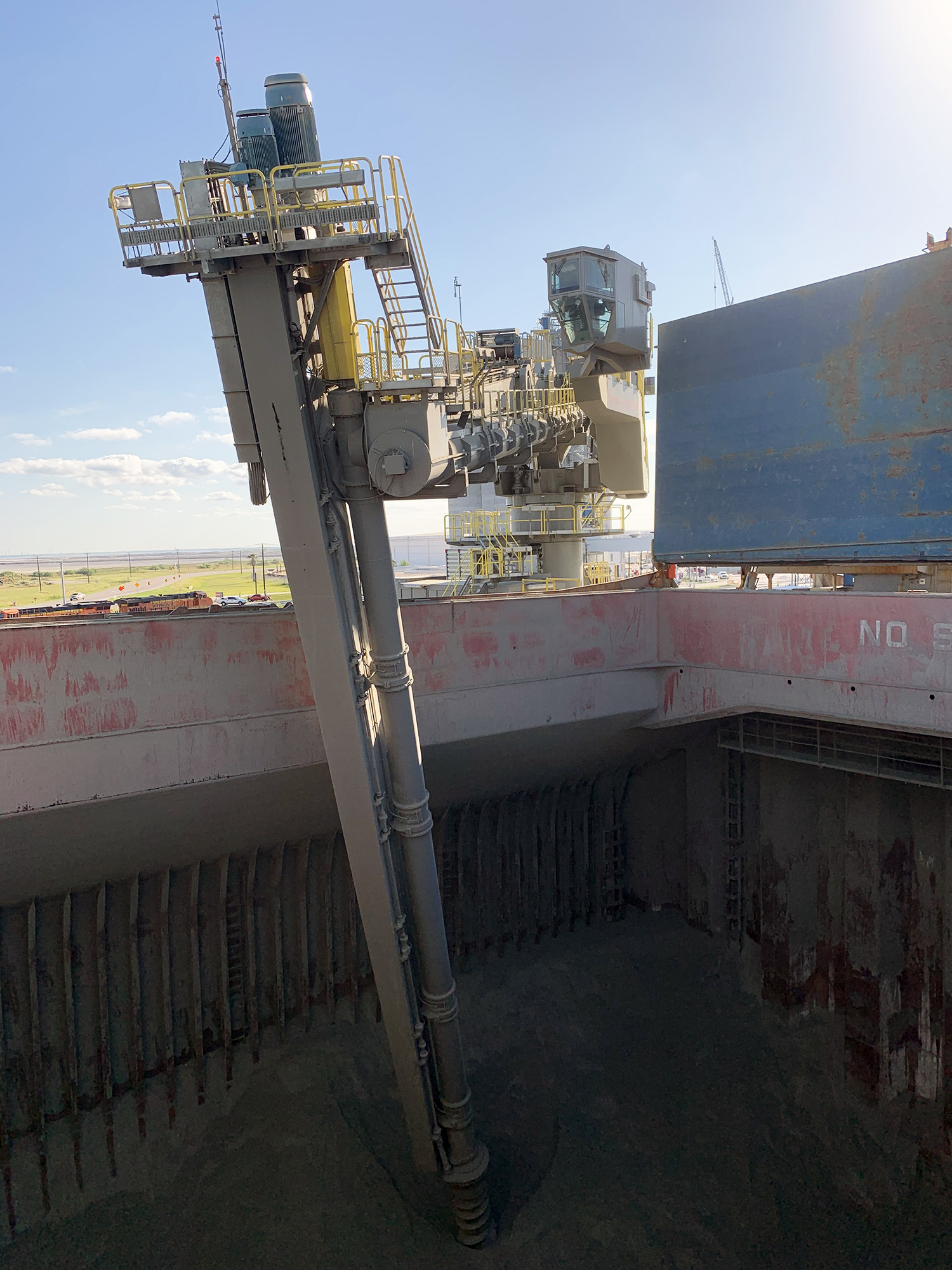Siwertell continues screw shipunloader