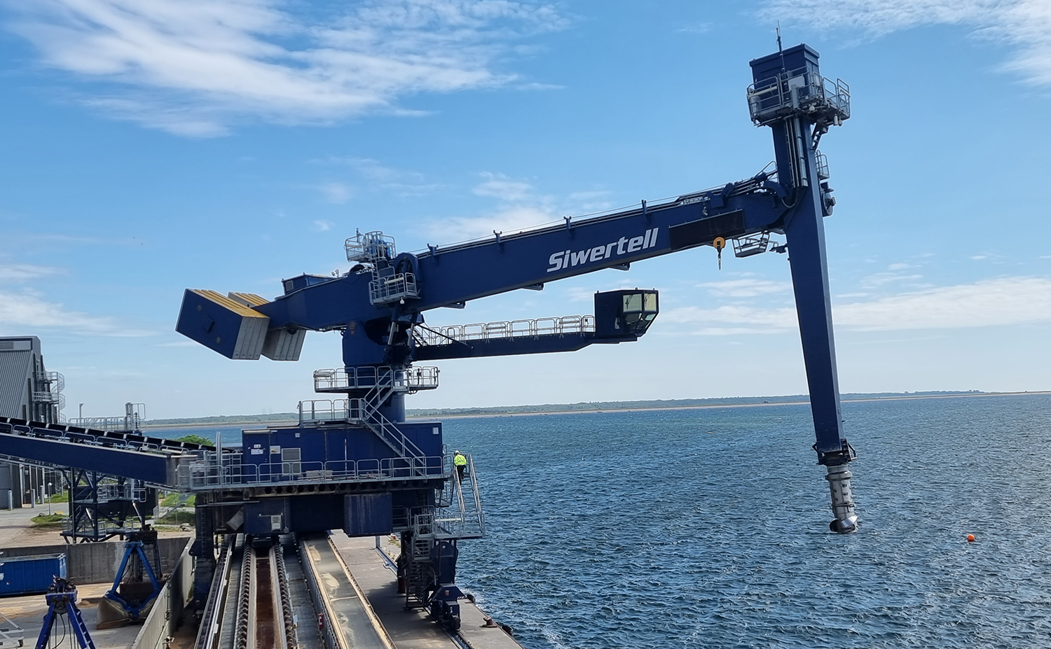 Bruks Siwertell ship unloader