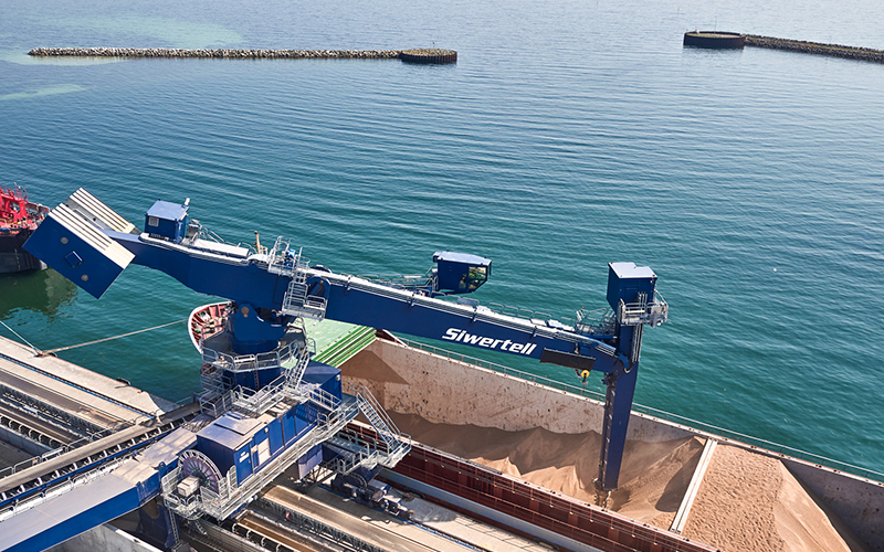 Siwertell shipunloader in Denmark