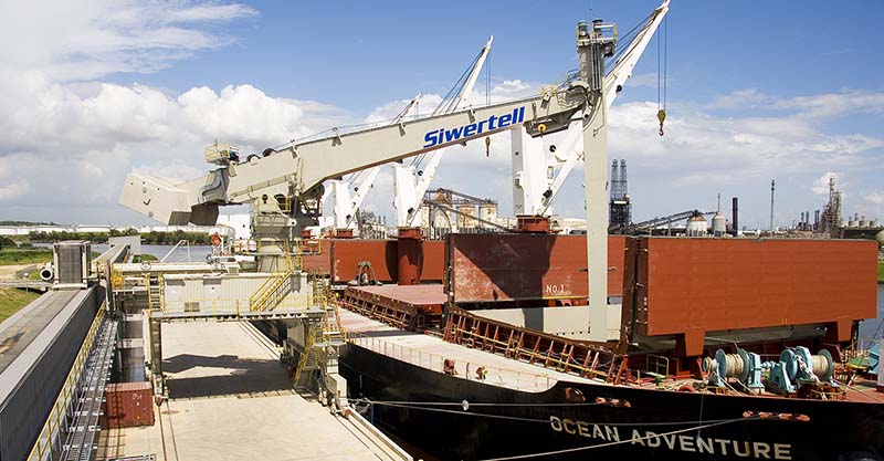 Siwertell ship unloader