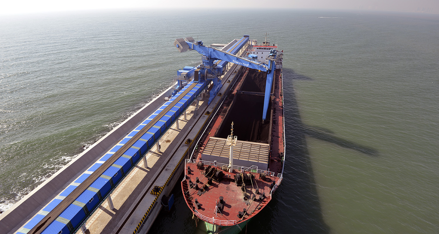 Siwertell ship unloader