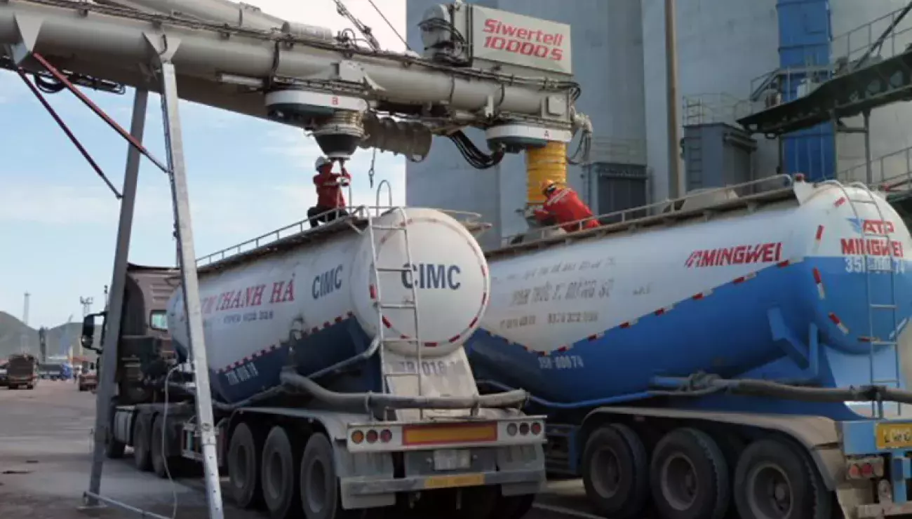 Siwertell road-mobile ship unloader 10 000S
