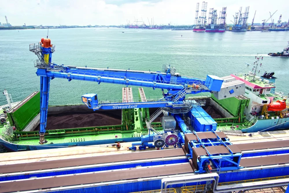 Siwertell ship unloader