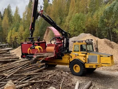 Mobile chipper 1006.2 ST in forest