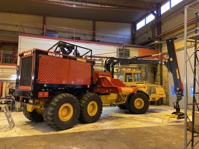 1006.2 ST mobile chipper in workshop