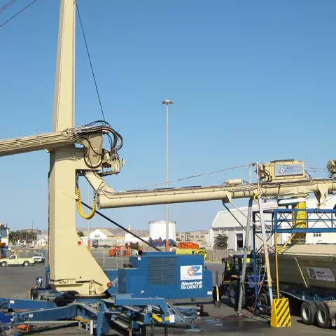 Siwertell mobile unloader unloading bulk material to trucks