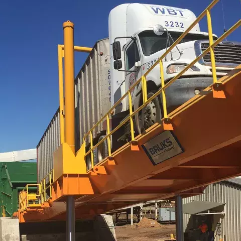 Bruks Siwertell truck unloading