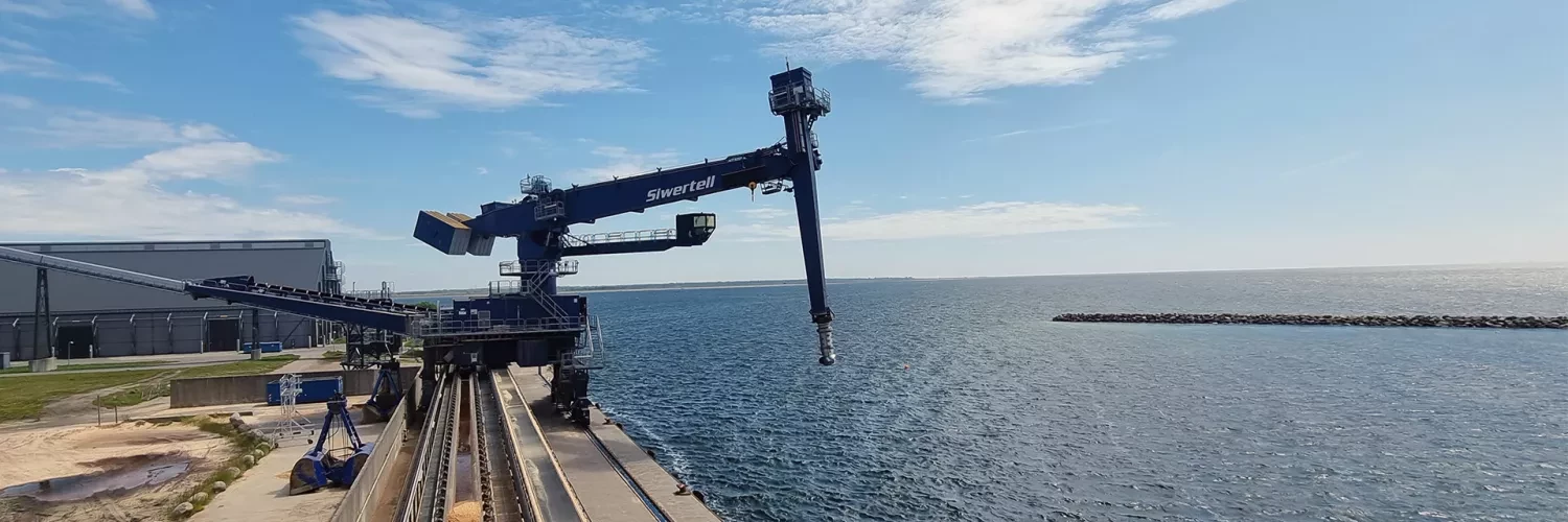 Siwertell ship unloader