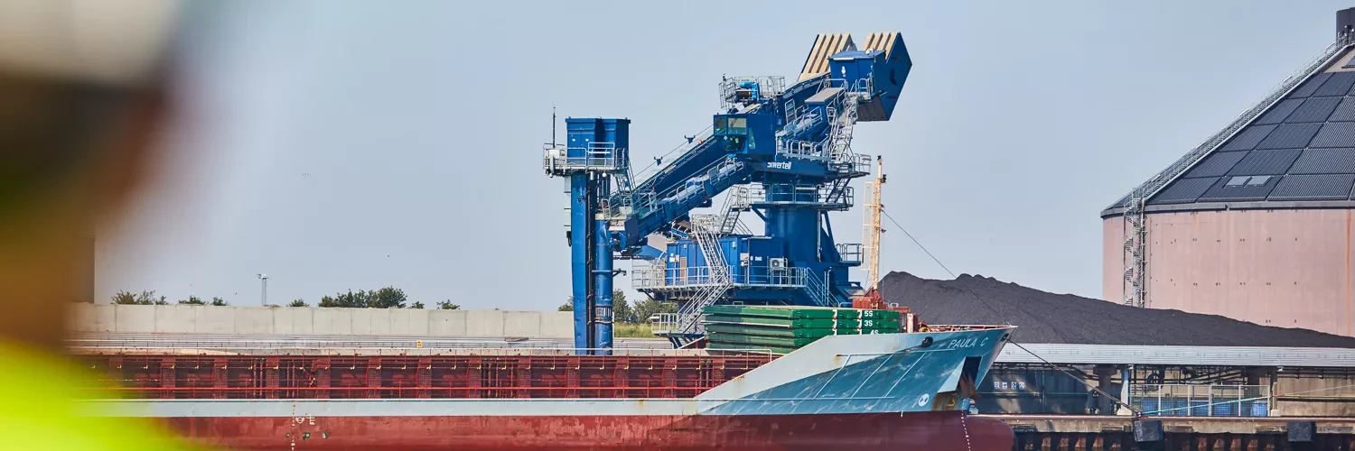 Siwertell ship unloader