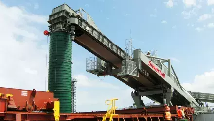 Siwertell ship loading telescopic arm with chute