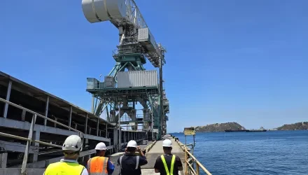 People infront of a Siwertell ship unloader