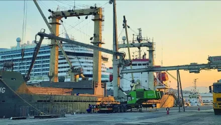 Siwertell road-mobile unloader