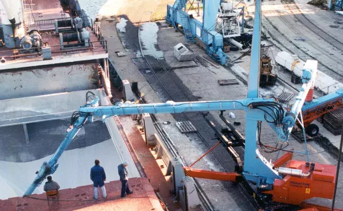 Blue Siwertell Mobile unloader in operation