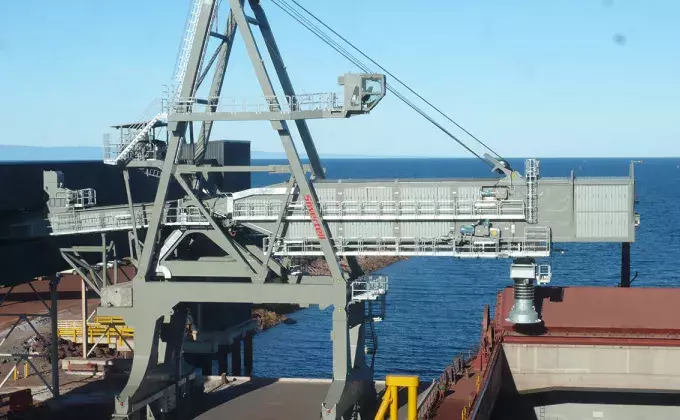 Grey Siwertell Ship loader in operation