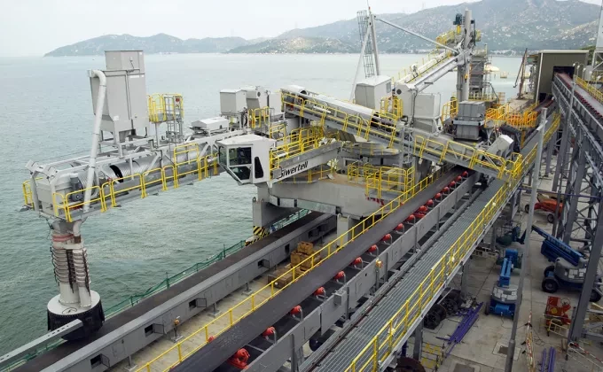 White Siwertell ship loader for Limestone / Gyspum, Hong Kong