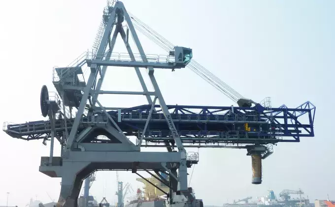 Blue Siwertell ship loader for Iron ore, India
