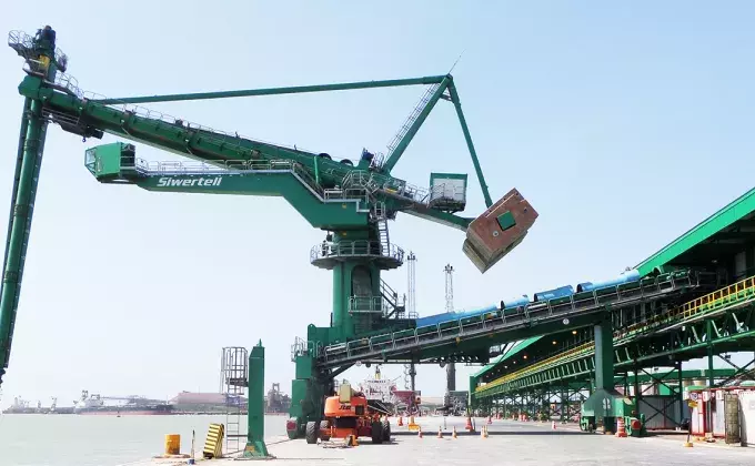 Green Siwertell Ship unloader for coal, Brazil