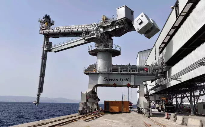 Siwertell ship unloader