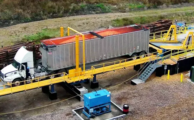 Bruks Siwertell truck unloading