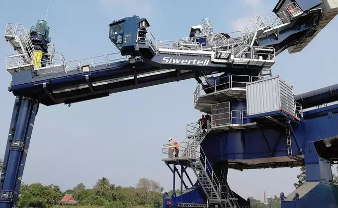 Siwertell ship unloader