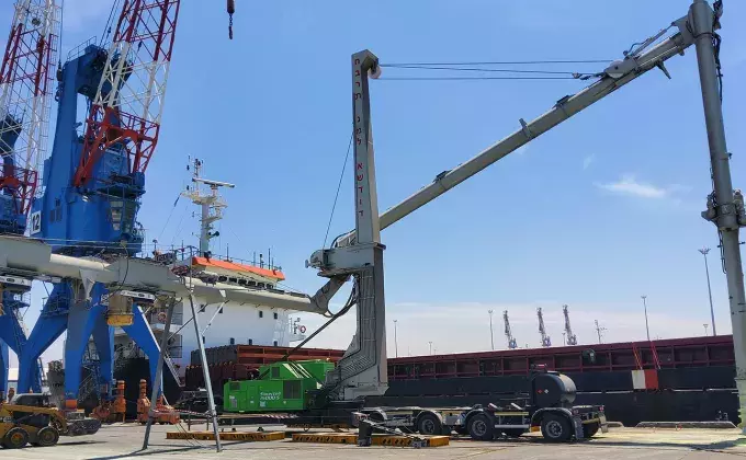 Siwertell road-mobile unloader in Israel