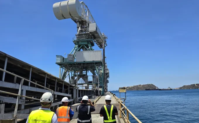 People infront of a Siwertell ship unloader
