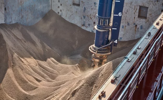Siwertell grain unloader