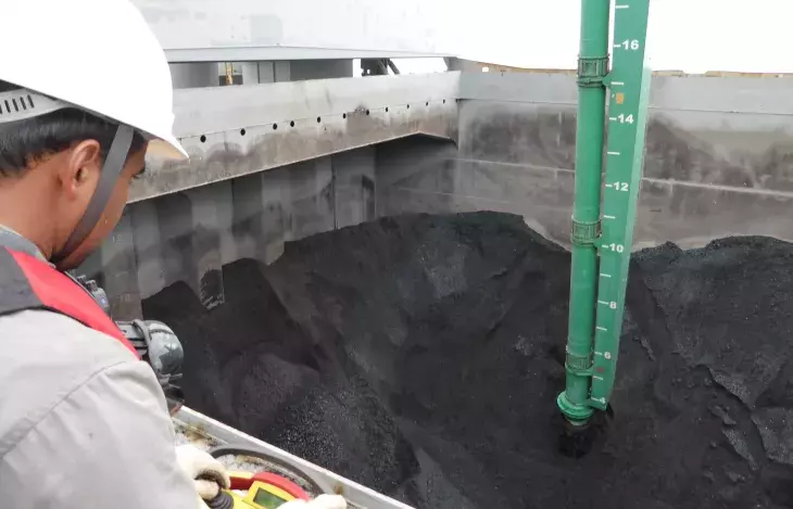 Remote controll used to unload coal with a Siwertell ship unloader